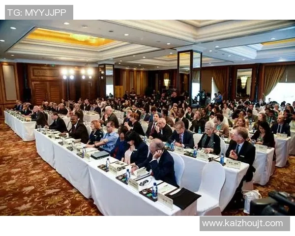 聚焦当代足球运动员成长之路与职业发展趋势的全面全景观察视野解读